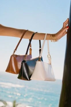 KAIA SHOULDER BAG | BLACK -fashion 000020830032 edit web fb47671a 1b9e 4d42 a067 c0ed952fdf6a