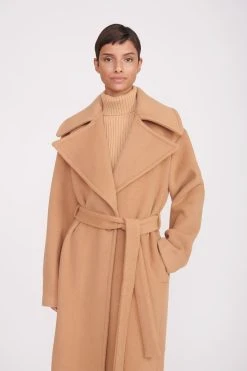 CARVER COAT | CAMEL -fashion 034 230605 Staud Fall Ecom 01178 web