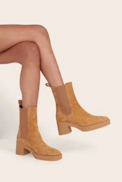 CYBIL BOOT | CASHEW SUEDE -fashion 34 1328 CASH 00185 web