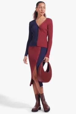 MOON BAG | RASPBERRY -fashion Cargo Sweater Navy Bordeaux Elms Skirt Navy Bordeaux 02536 web