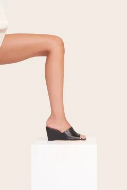 BLAIR WEDGE | BLACK -fashion RENAME SHOES 00531 web