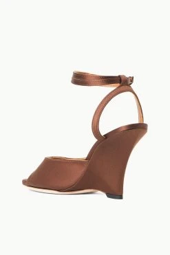 ANOUSH WEDGE | CLOVE -fashion STAUD ANOUSH WEDGE CLOVE FALL 23 ECOM 3