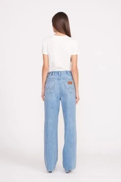 STAUD + WRANGLER THE W TEE | WHITE -fashion Wrangler 0100 web d5680c09 e0ab 4387 b5bb 295afb1c4fab