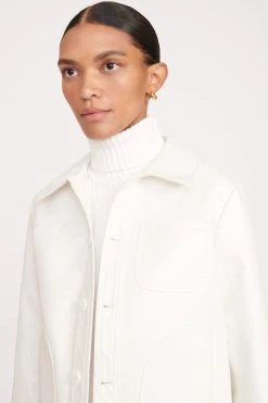 GLAZING JACKET | WHITE VEGAN PATENT -fashion fall 23 1225 web