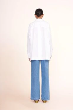 PAYTON TOP | WHITE -fashion payton top white painter pant medium wash 00944 web