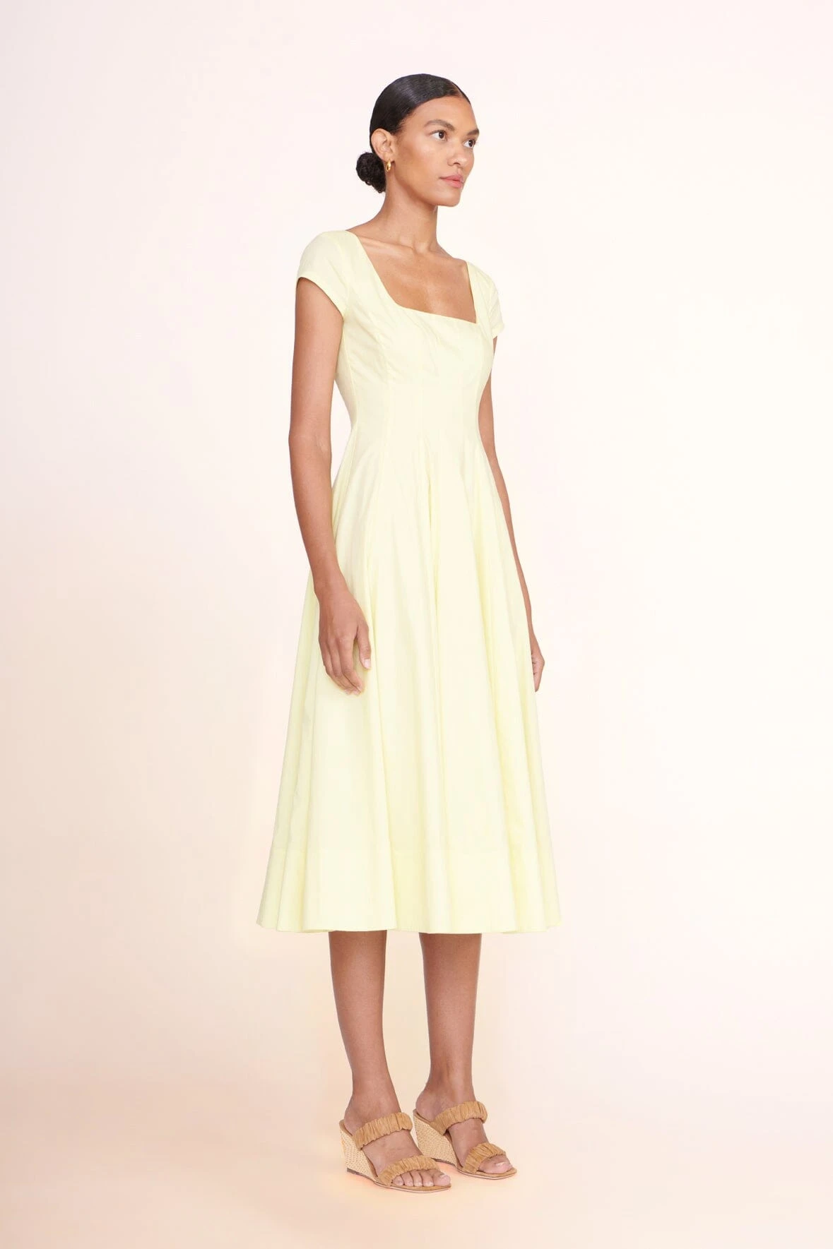 SHORT SLEEVE WELLS DRESS | SUNRAY 4 SHORT SLEEVE WELLS DRESS | SUNRAY - Image 2